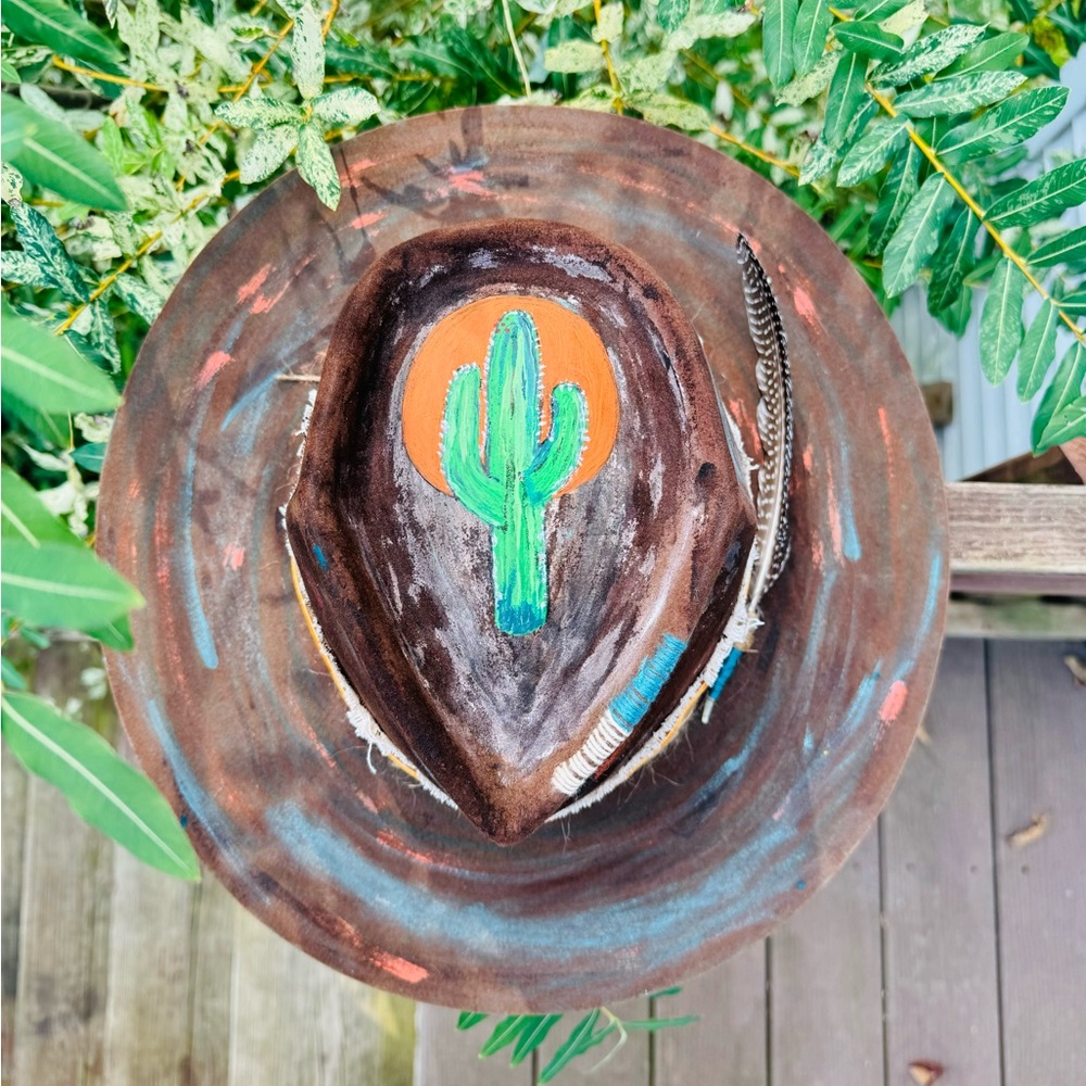 Felt western hat distressed size 58  7 1/4